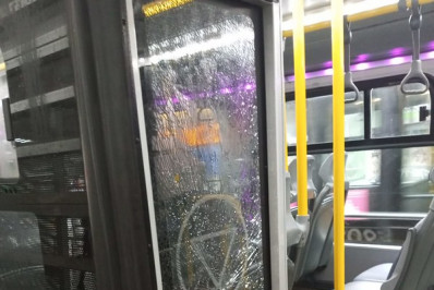 BRT Seguro prende três homens por vandalismo na estação Curicica