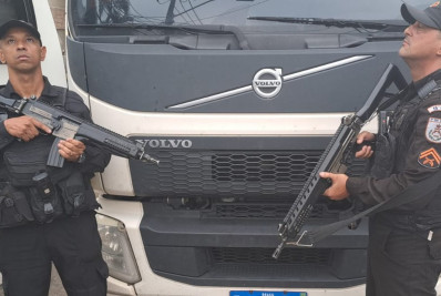 PM resgata motorista refém e recupera caminhão roubado em Duque de Caxias