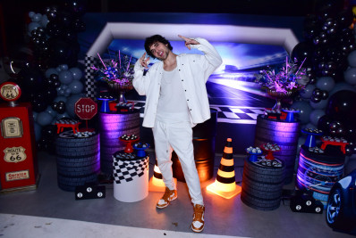 Fiuk reúne famosos em sua festa de aniversário temática em São Paulo