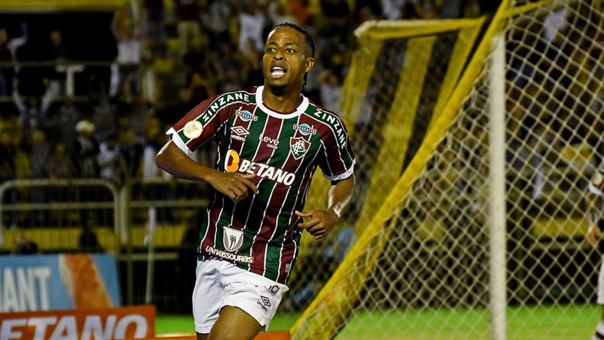 Time de futebol inspirado nas cores do Fluminense é destaque no