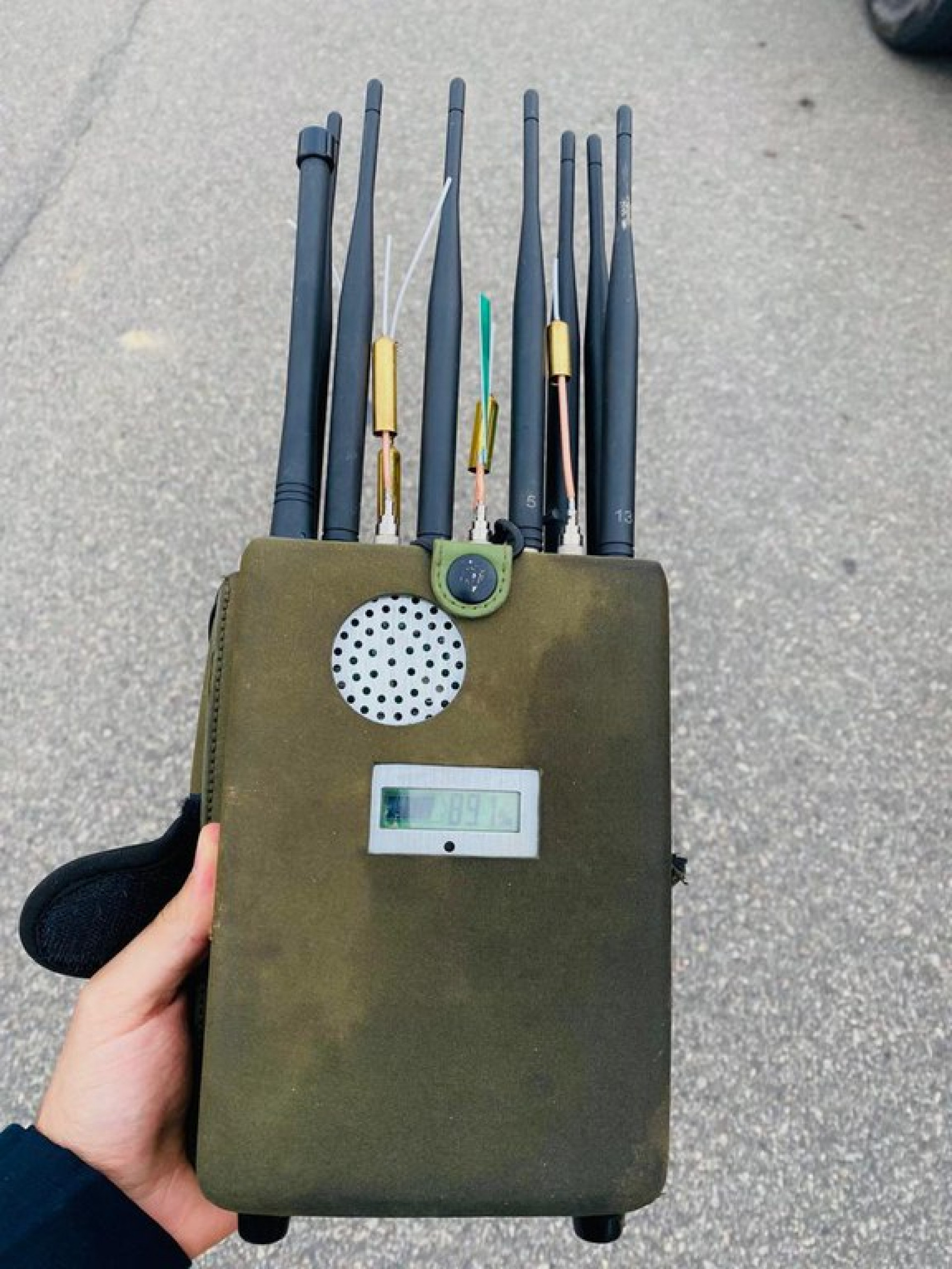 Suspeito tentou fugir levando bloqueador de sinais