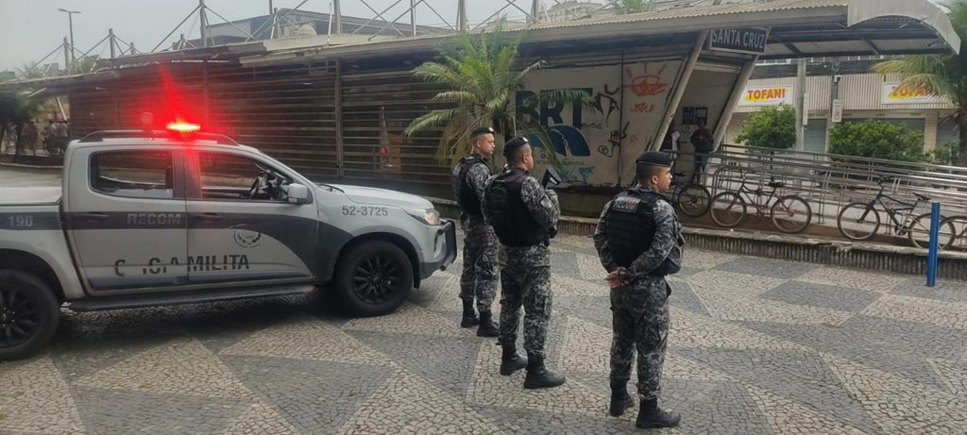Polícia Militar atua no policiamento da estação do BRT de Santa Cruz