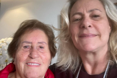 Elizabeth Savala desabafa sobre a morte da mãe, Isabel: 'Ainda sem conseguir falar'