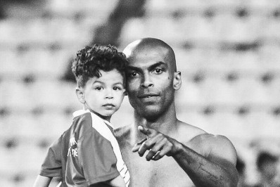 Zagueiro Naldo fala pela primeira vez após morte do filho: 'A dor é grande'