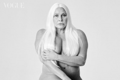 Fafá de Belém posa nua em ensaio para livro