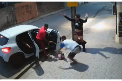 Vídeo: homem é assaltado duas vezes seguidas em Fortelza e deixado de cueca pelos ladrões