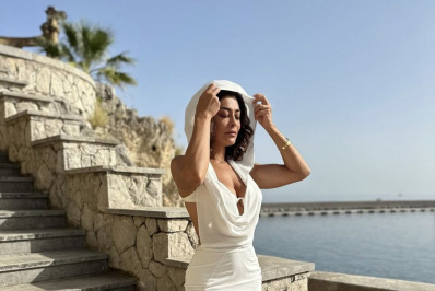 Juliana Paes surge poderosa de look branco em passeio na Itália