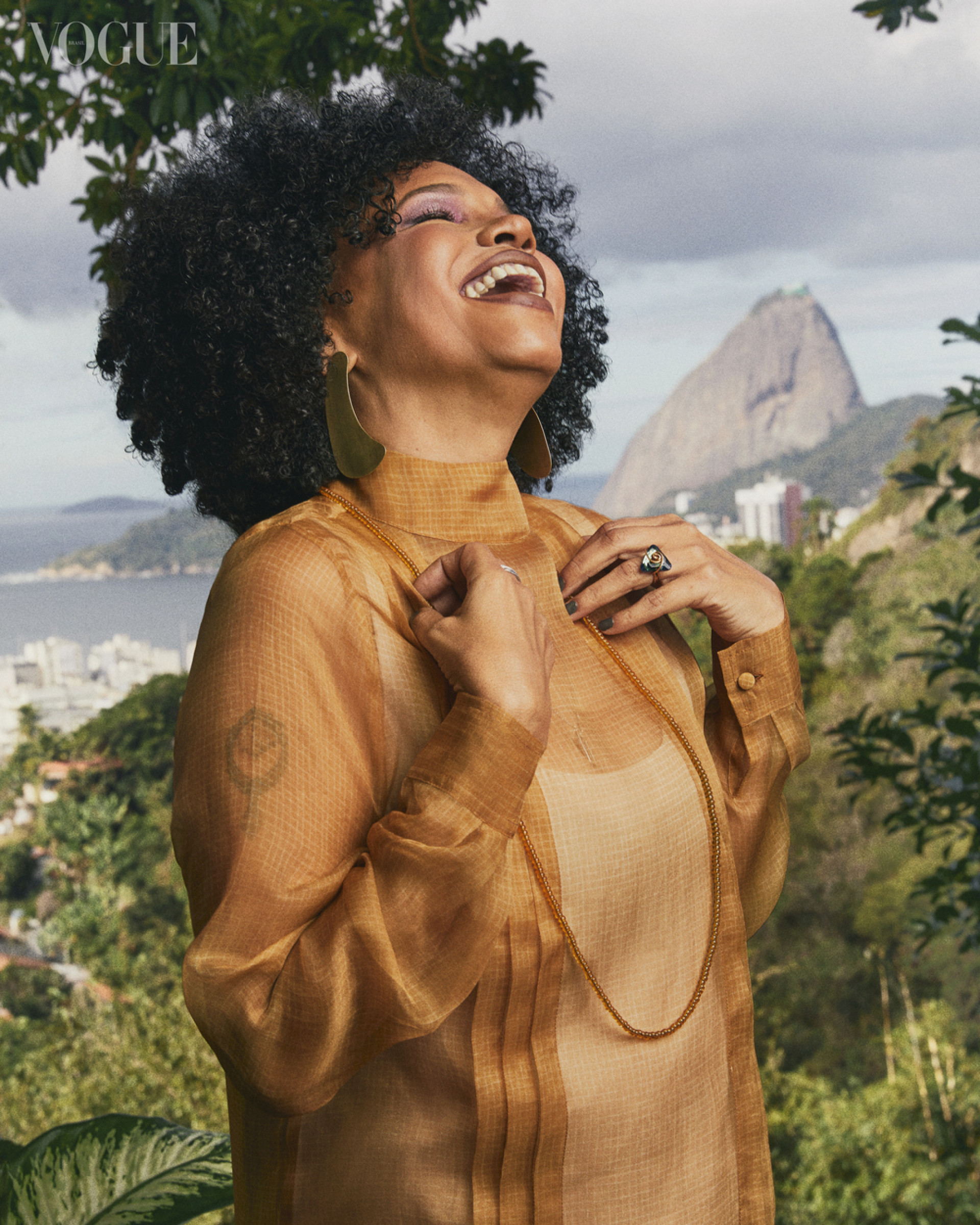 Fafá de Belém posa nua em ensaio para livro Celebridades O Dia