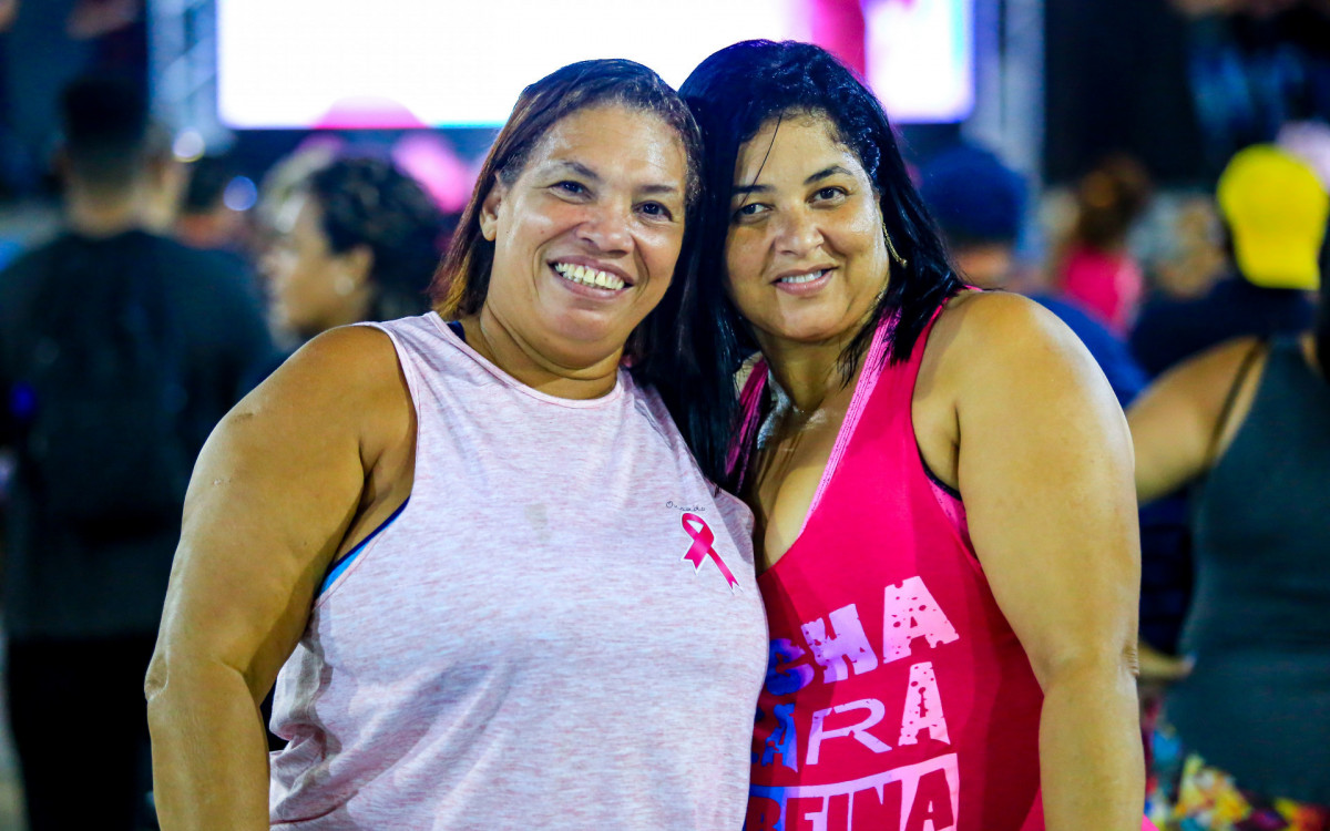 Laíza Frazão e Kátia Leonídeo participaram da aula de zumba e elogiaram a iniciativa da Prefeitura