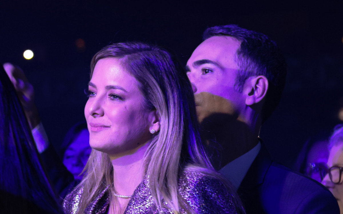 Ticiane Pinheiro e César Tralli curtem o show de Roberto Carlos