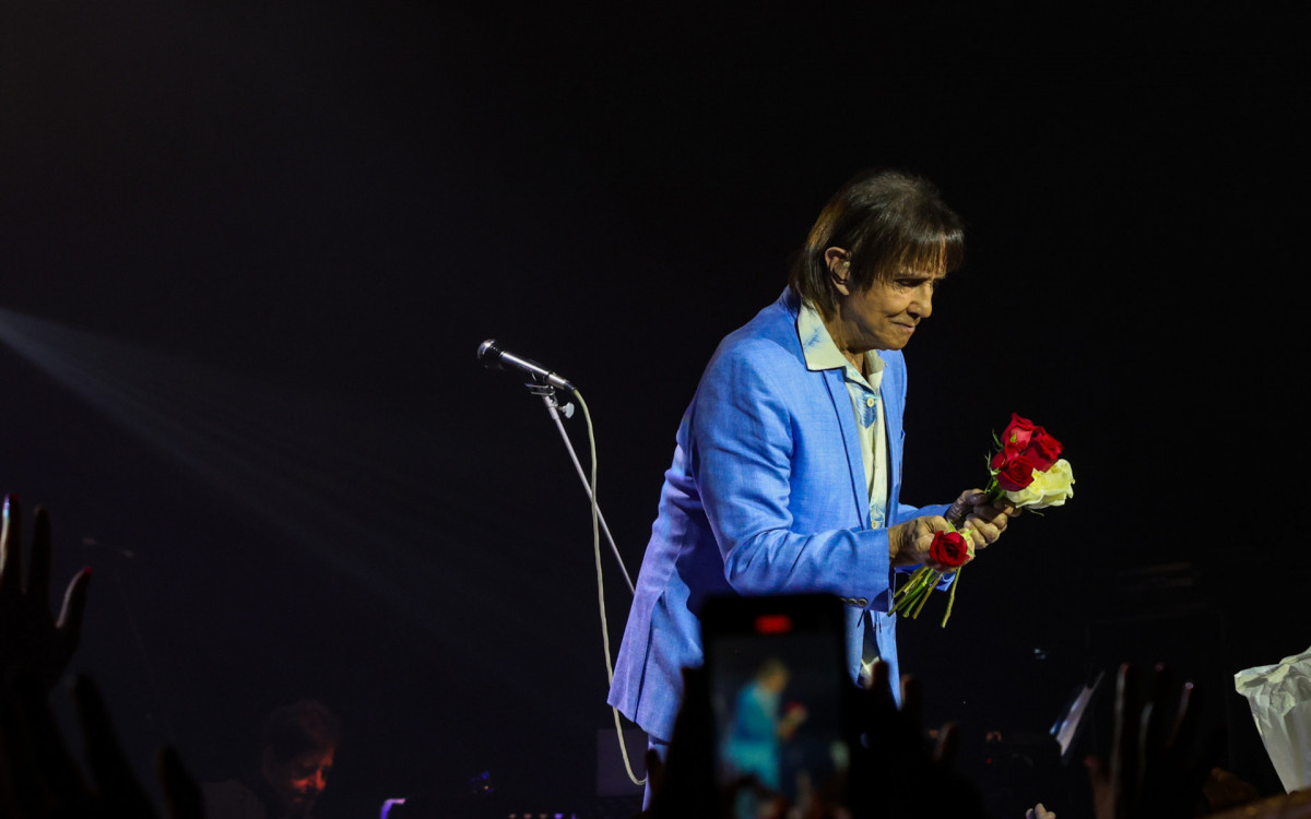 Roberto Carlos faz show em São Paulo na noite de quinta-feira
