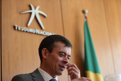 Ceron diz que zerar déficit de 2024 está mais desafiador, mas descarta mudança da meta