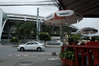 'Mais de R$ 20 mil de prejuízo', calcula comerciante após proibição de venda de bebidas no entorno do Maracanã