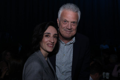 Pedro Bial compartilha clique raro com a mulher em dia especial