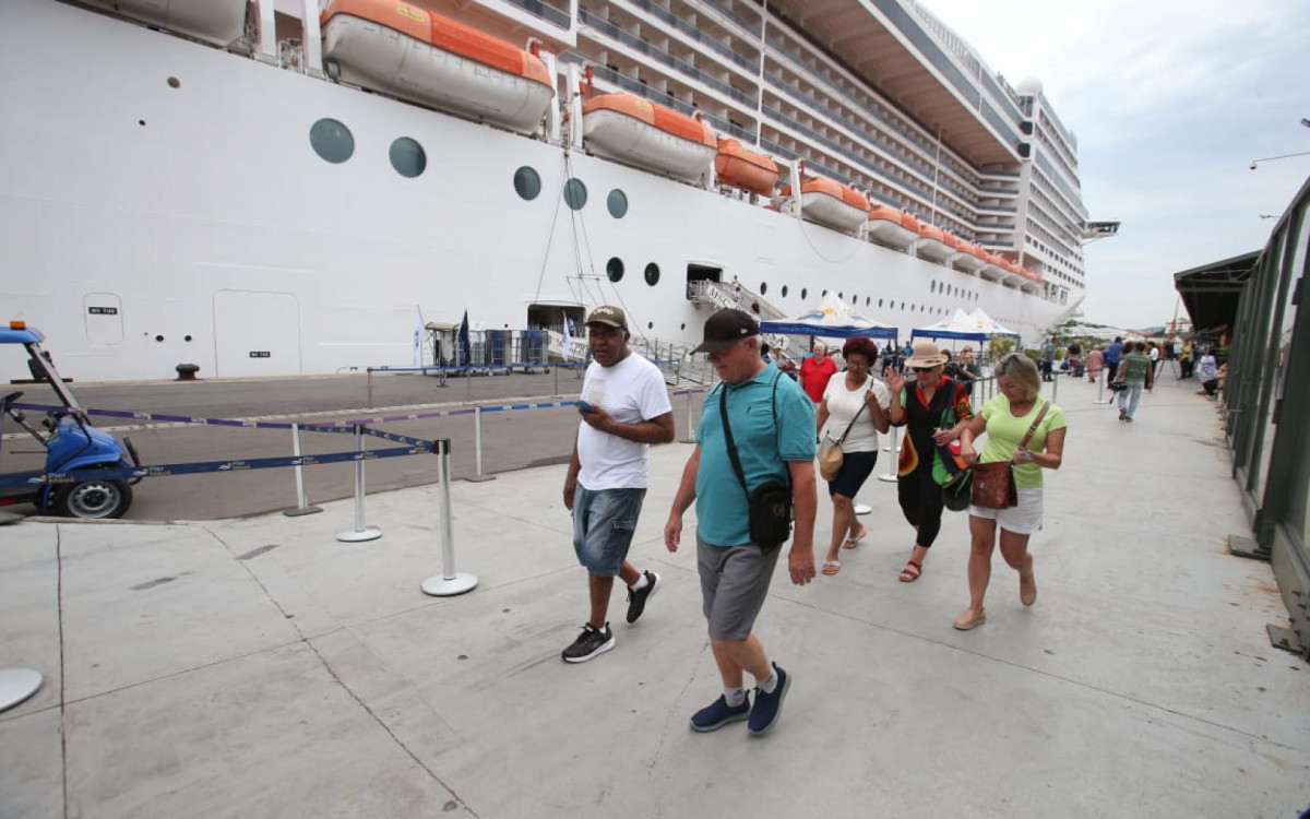 Navio com quatro mil passageiros atraca no Pier Mauá | Rio de Janeiro | O  Dia