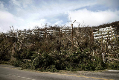 Sobe para 39 o número de mortos após passagem do furacão Otis no México