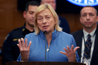 Atirador que matou 18 pessoas nos EUA é encontrado morto