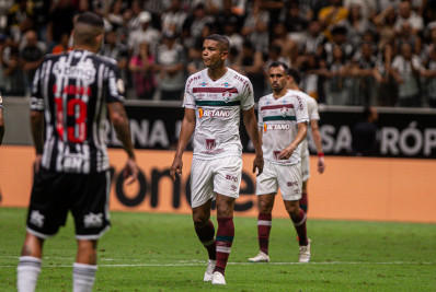 David Braz e Keno discutem durante derrota do Fluminense para o Atlético-MG