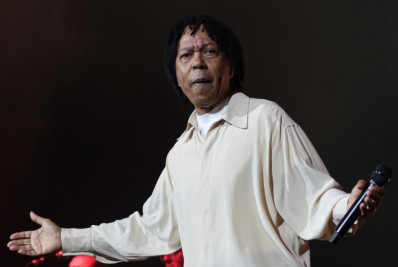 Equipe de Djavan explica ida do cantor ao hospital e informa: 'Pronto para voltar à estrada'