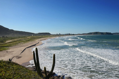 Búzios inicia as primeiras coletas de água para análise laboratorial da candidatura da Praia de Tucuns para mais uma Bandeira Azul no município