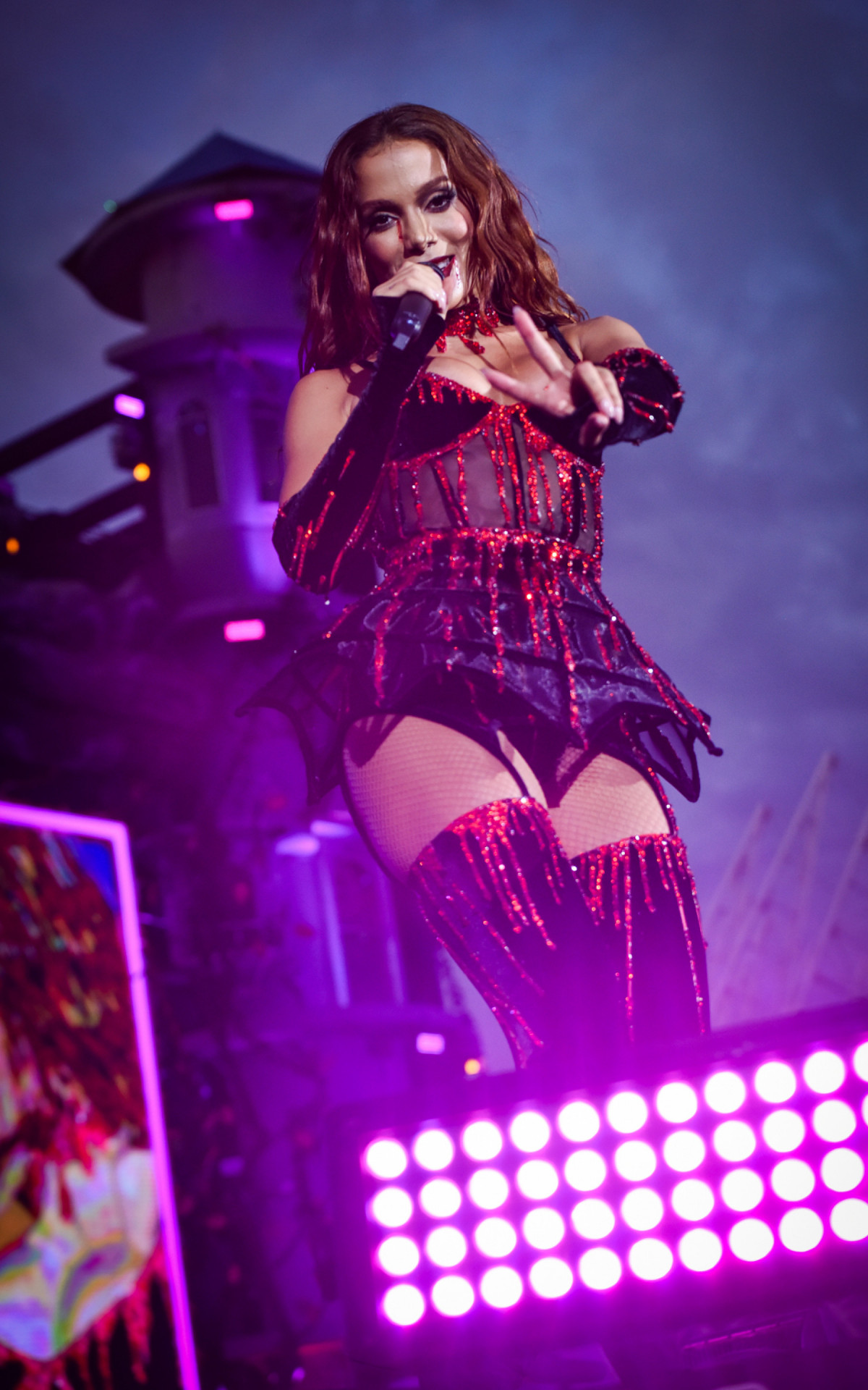 Anitta se apresenta no evento \'Aviões Fantasy\', no Ceará