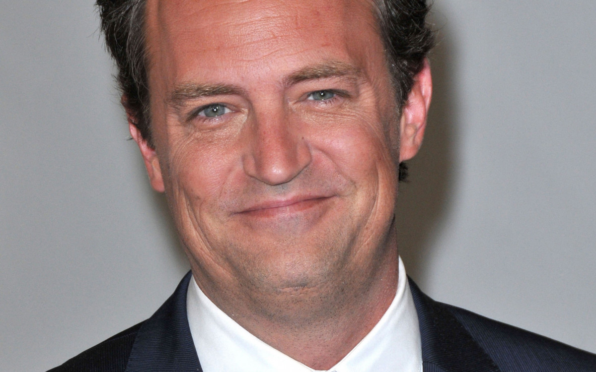 Famosos lamentam morte de Matthew Perry, o Chandler de 'Friends