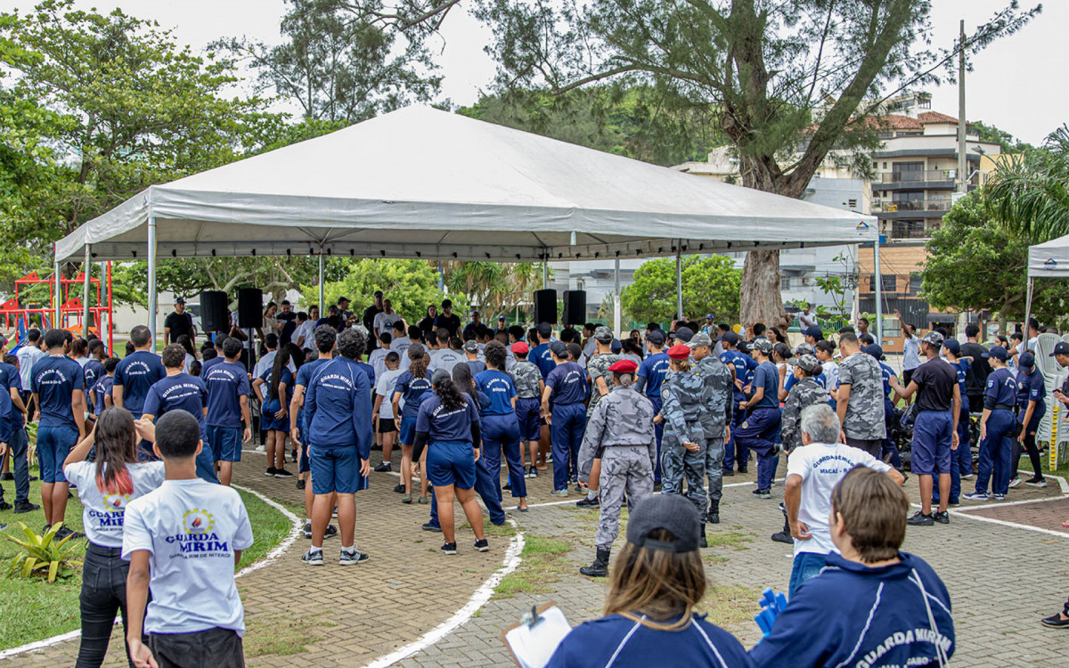 Programação na Imbetiba envolveu 250 adolescentes de diferentes cidades