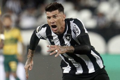 Novo reforço do Bahia, Victor Cuesta se despede do Botafogo nas redes sociais