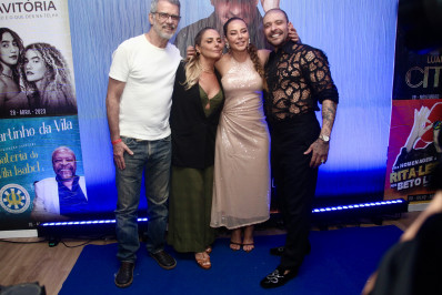 Paolla Oliveira prestigia show do namorado, Diogo Nogueira, no Rio