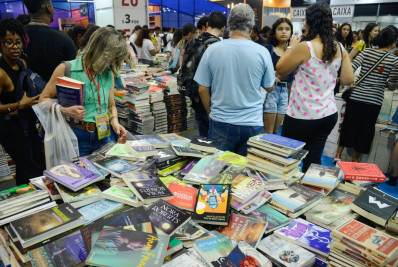 Semana de Finados tem Dia Nacional do Livro e da Poesia; confira demais datas