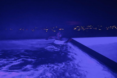 Última foto postada por Matthew Perry foi tirada em jacuzzi