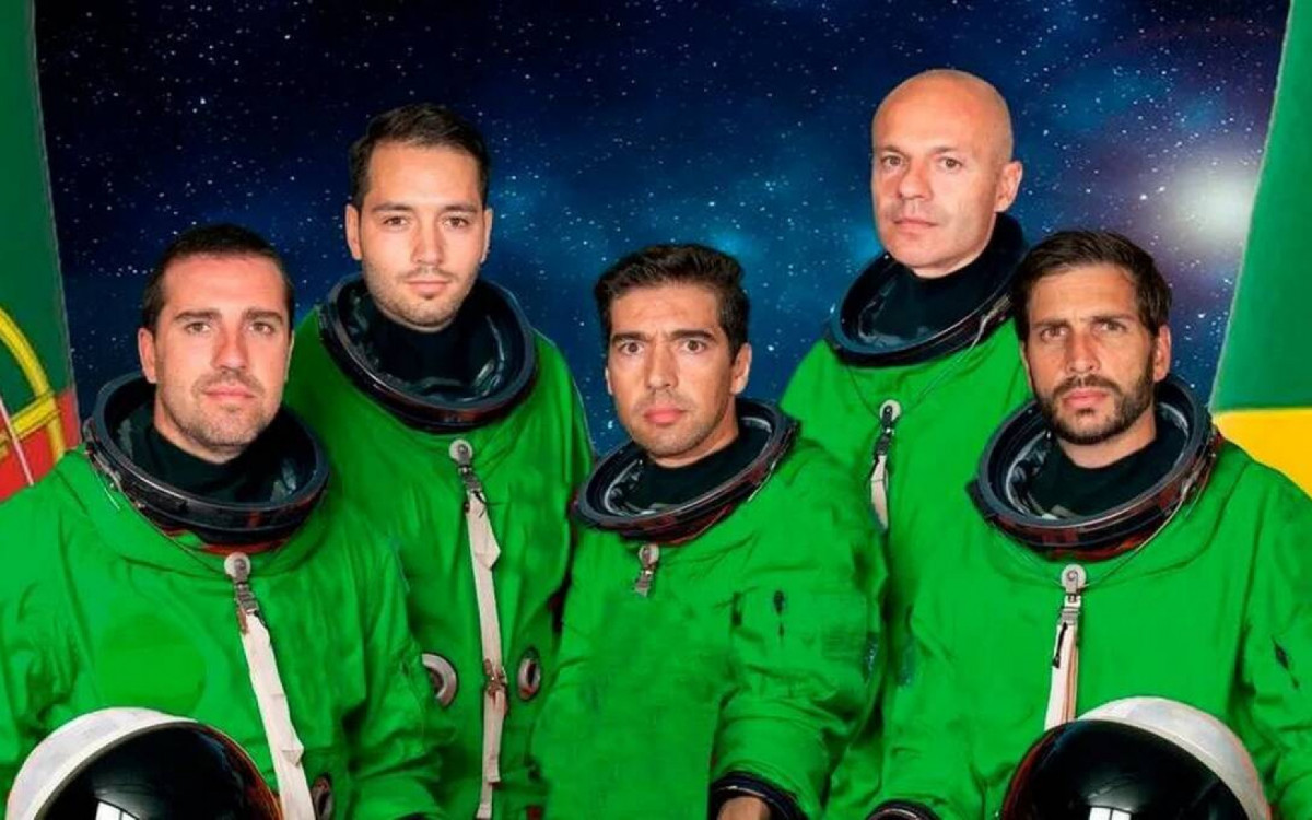 Abel surge de astronauta para celebrar os três anos de Palmeiras: &#8216;Bela jornada&#8217;