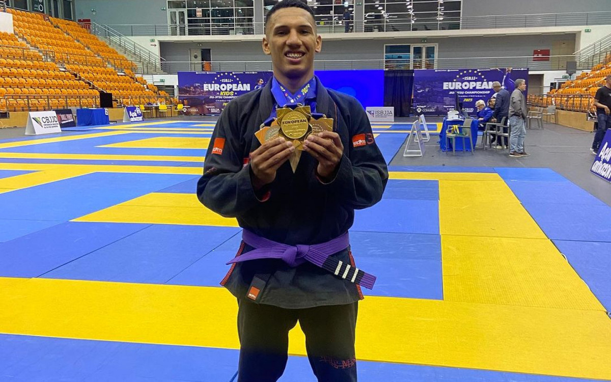 Raphael Silva tem 20 anos e luta jiu jitsu há 13 anos