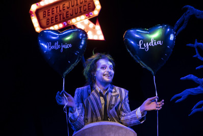 Eduardo Sterblitch estrela musical 'Beetlejuice' na Cidade das Artes