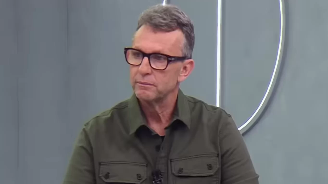 Neto ataca arbitragem após gol polêmico contra o Botafogo: 'Querem tirar o título'