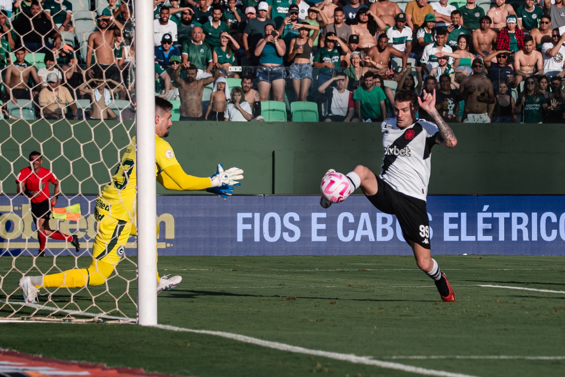 Federação elege Neuer melhor goleiro do mundo pelo 4º ano seguido - Esportes