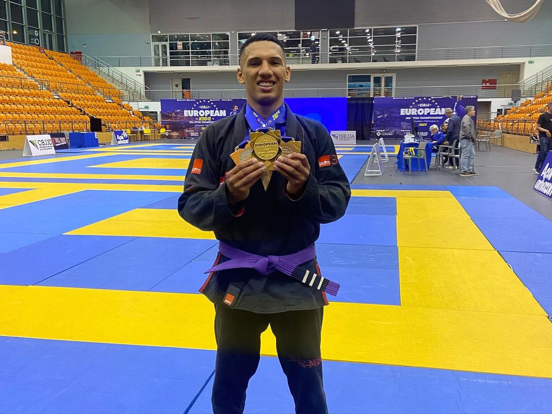 Raphael Silva tem 20 anos e luta jiu jitsu há 13 anos - Acervo pessoal