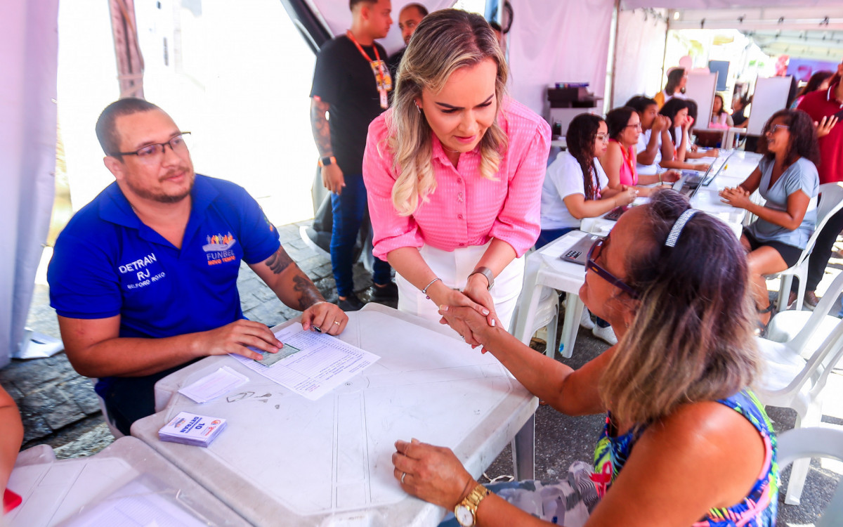 A primeira-dama e deputada federal Daniela do Waguinho participou do encerramento das comemorações do Outubro Rosa