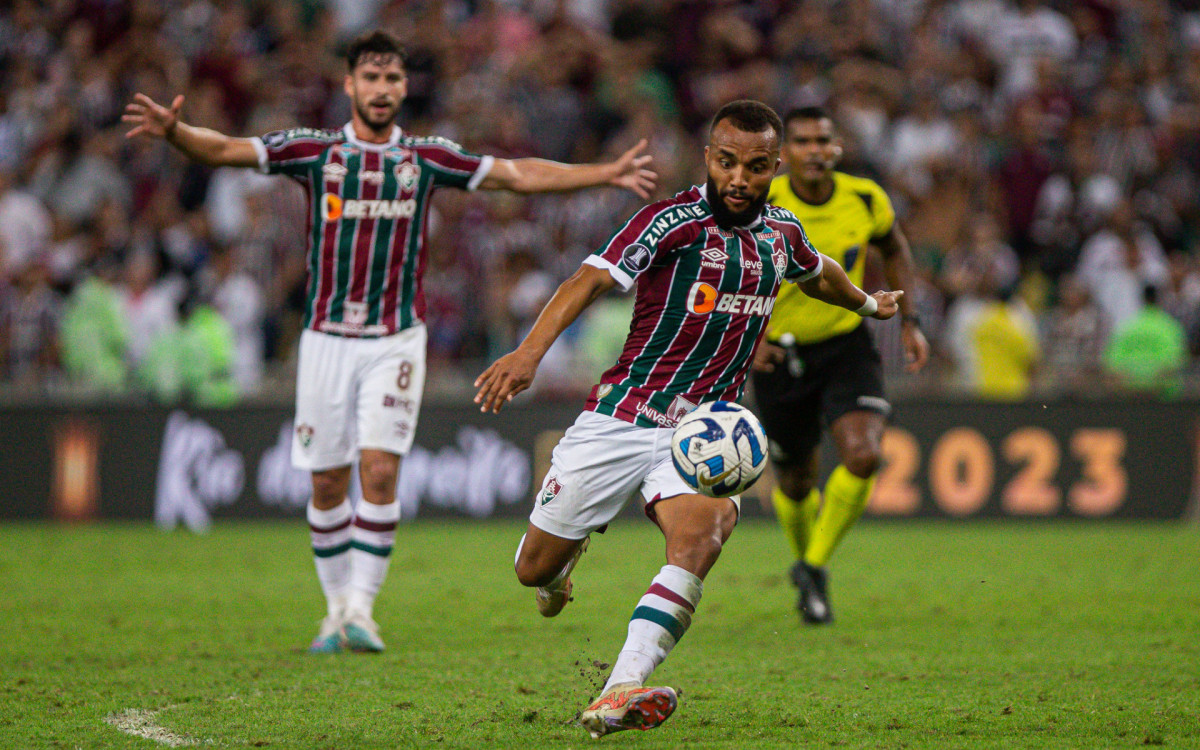 Samuel Xavier foi decisivo para o Fluminense nas oitavas de final da Libertadores