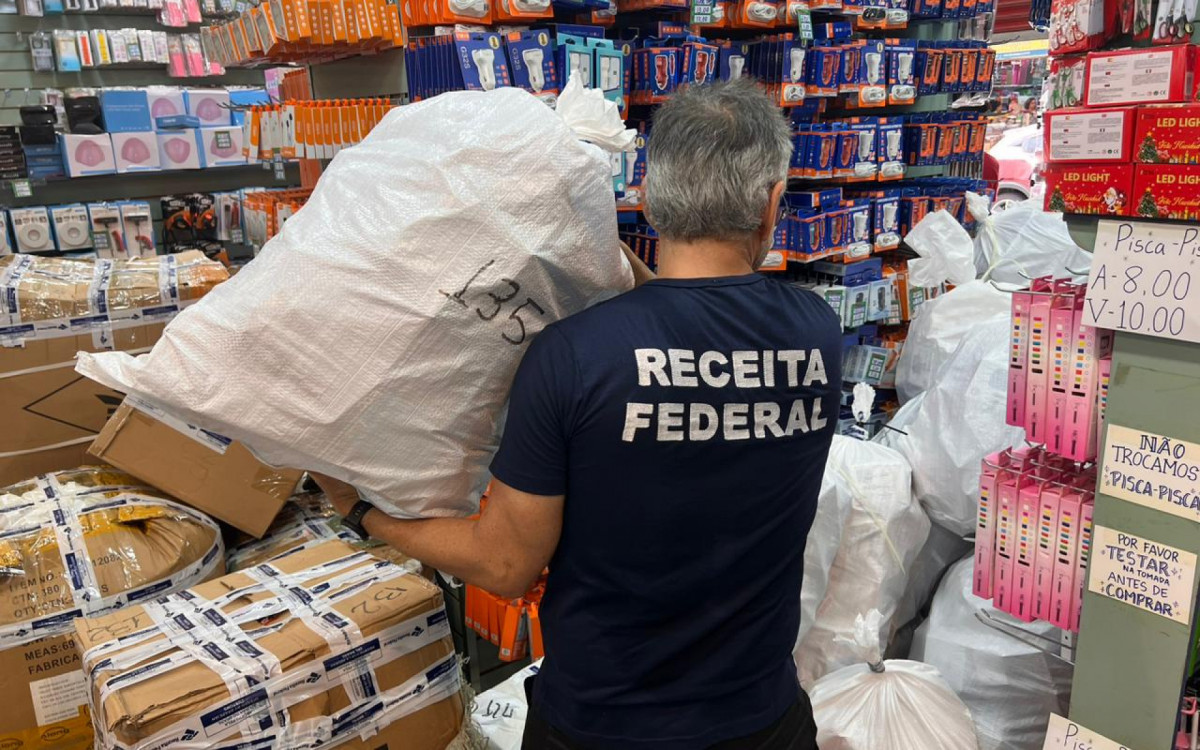 Material apreendido em loja no Centro do Rio