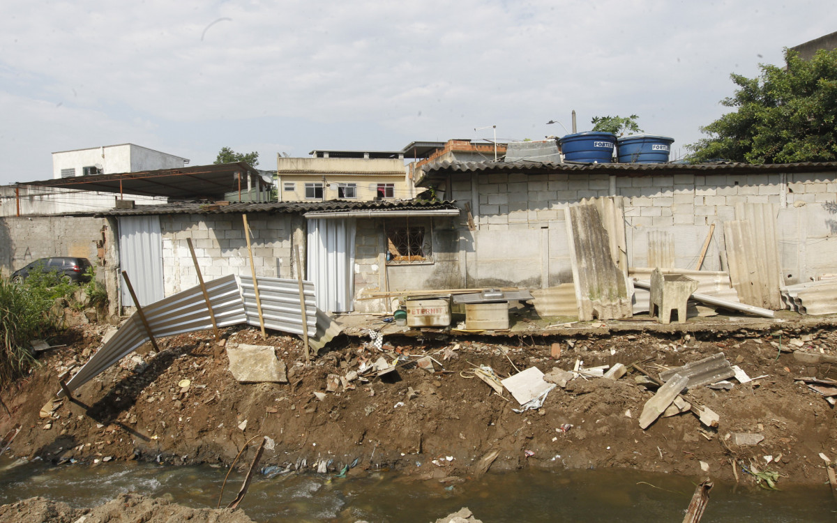 Regi&atilde;o onde a idosa foi arrastada pela correnteza ap&oacute;s cair no Canal Caboclo - Reginaldo Pimenta/Ag&ecirc;ncia O Dia