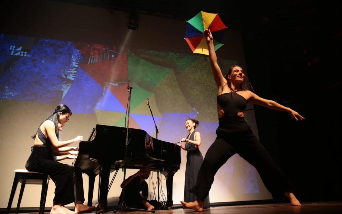 No palco angrense PianOrquestra um dos grupos indicados ao Prêmio da Música Brasileira.