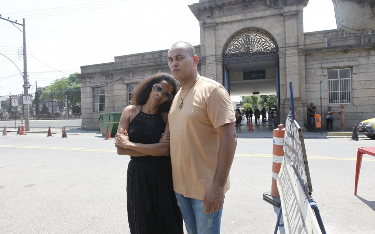 Salete e Rafael Maciel, filhos de Lorna Washington - Reginaldo Pimenta/Agência O Dia