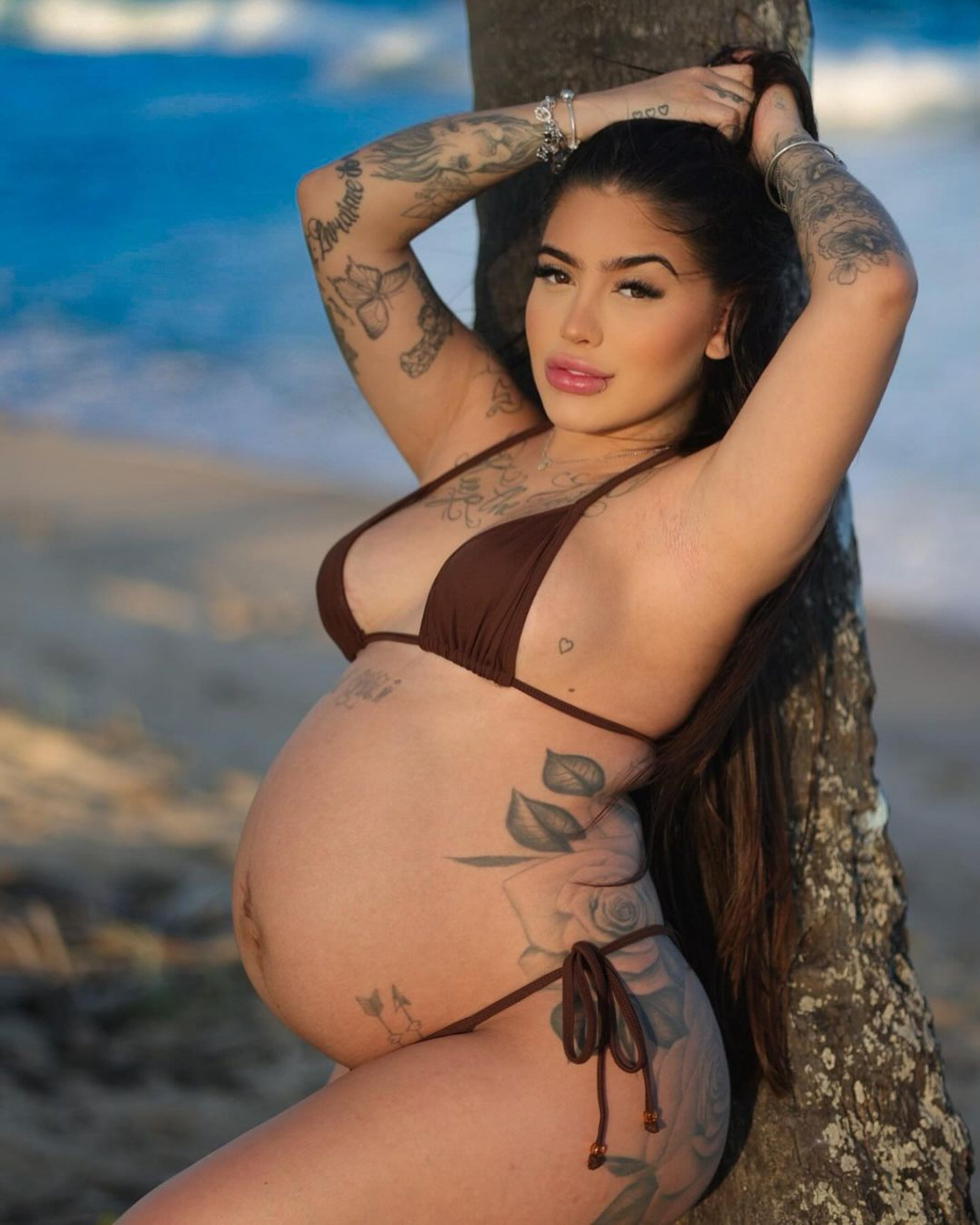 MC Mirella mostra barriguinha de oito meses de gravidez em ensaio - Reprodução/Instagram/Igor Labad