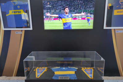 Torcedores do Boca Juniors se divertem em Copacabana e escancaram confiança pelo título da Libertadores