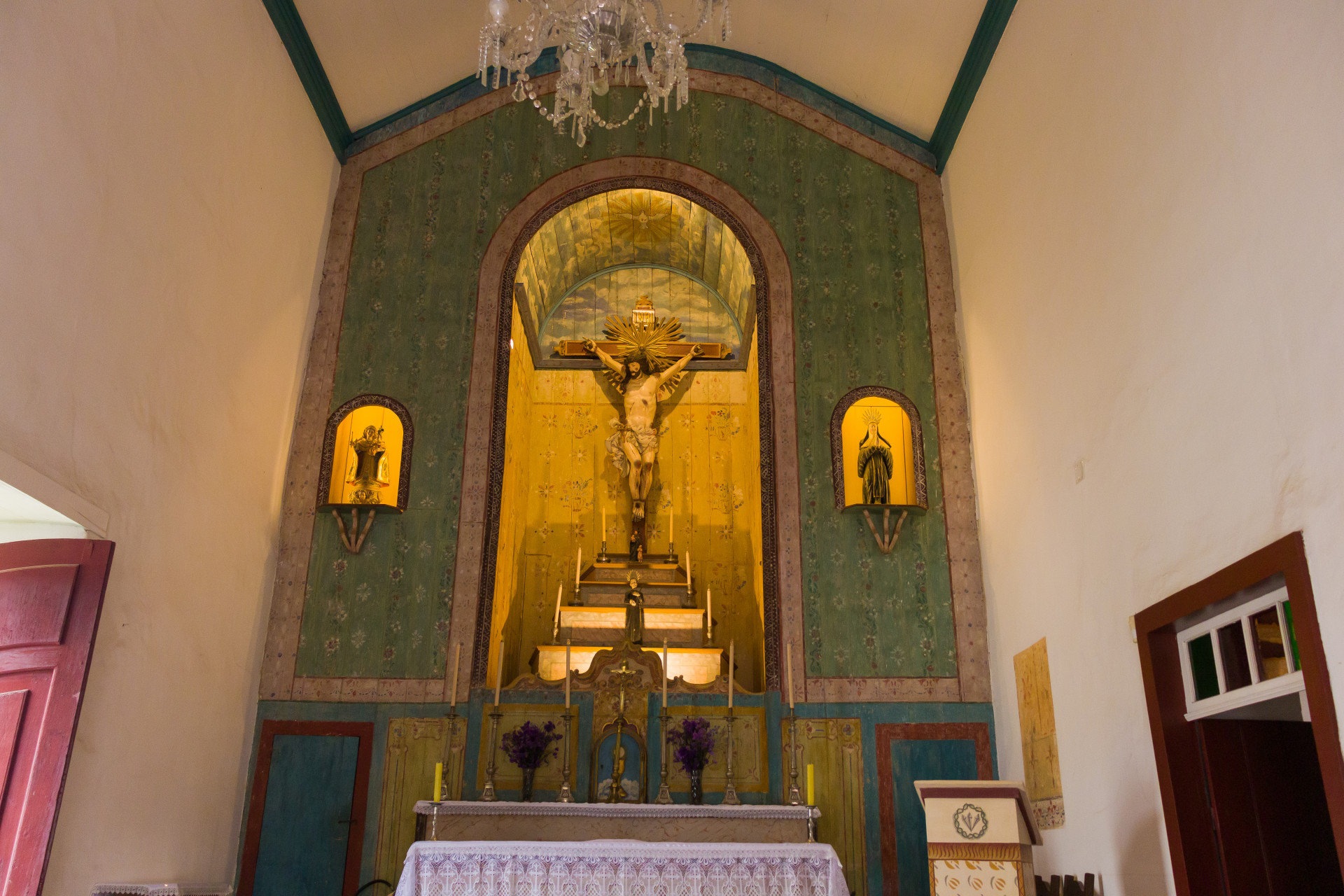 Tour pelas igrejas e constru&ccedil;&otilde;es da cidade levam os turistas a fazer uma viagem pela hist&oacute;ria - Paulo Guto