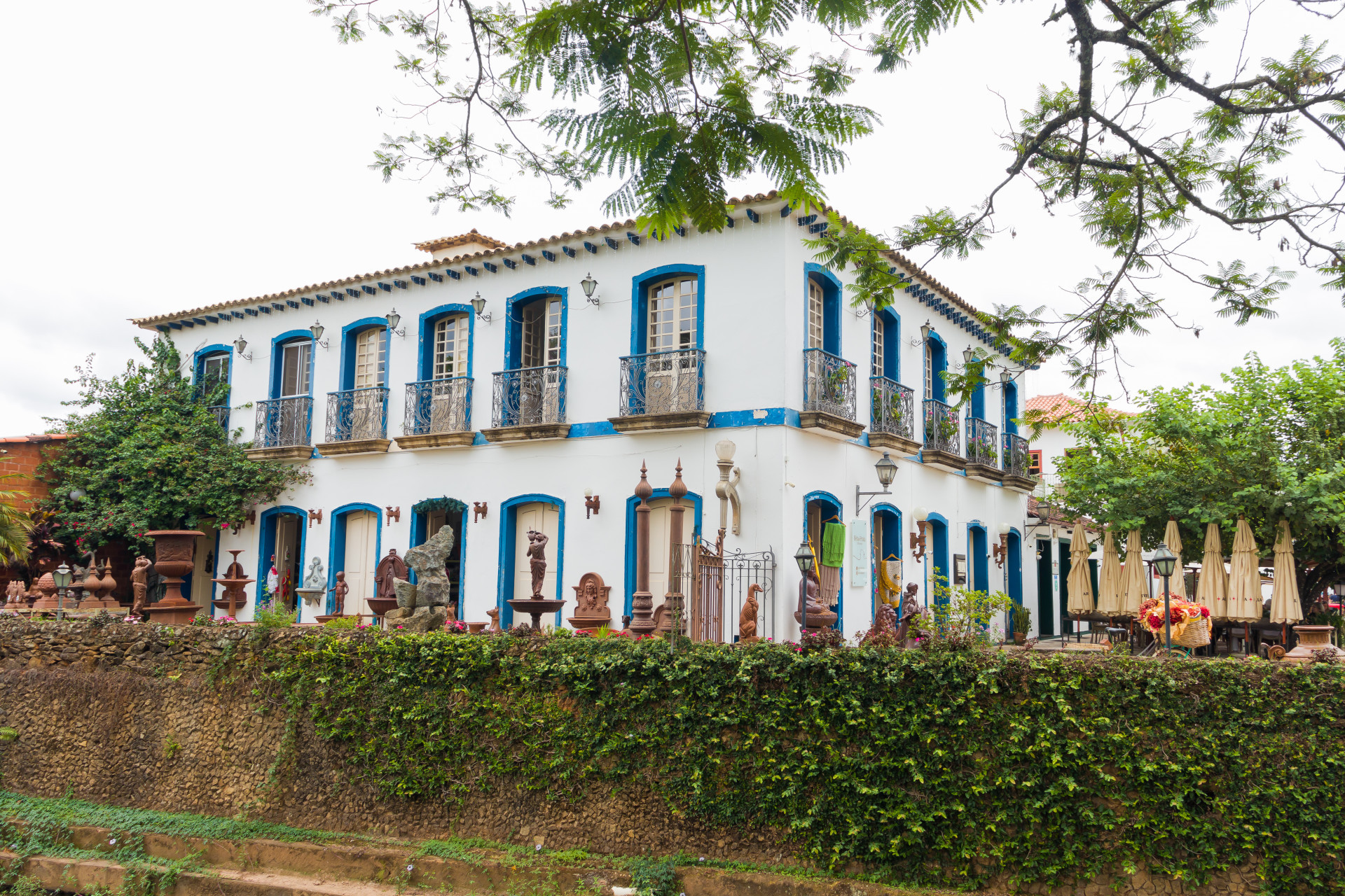 Tour pelas igrejas e constru&ccedil;&otilde;es da cidade levam os turistas a fazer uma viagem pela hist&oacute;ria - Paulo Guto