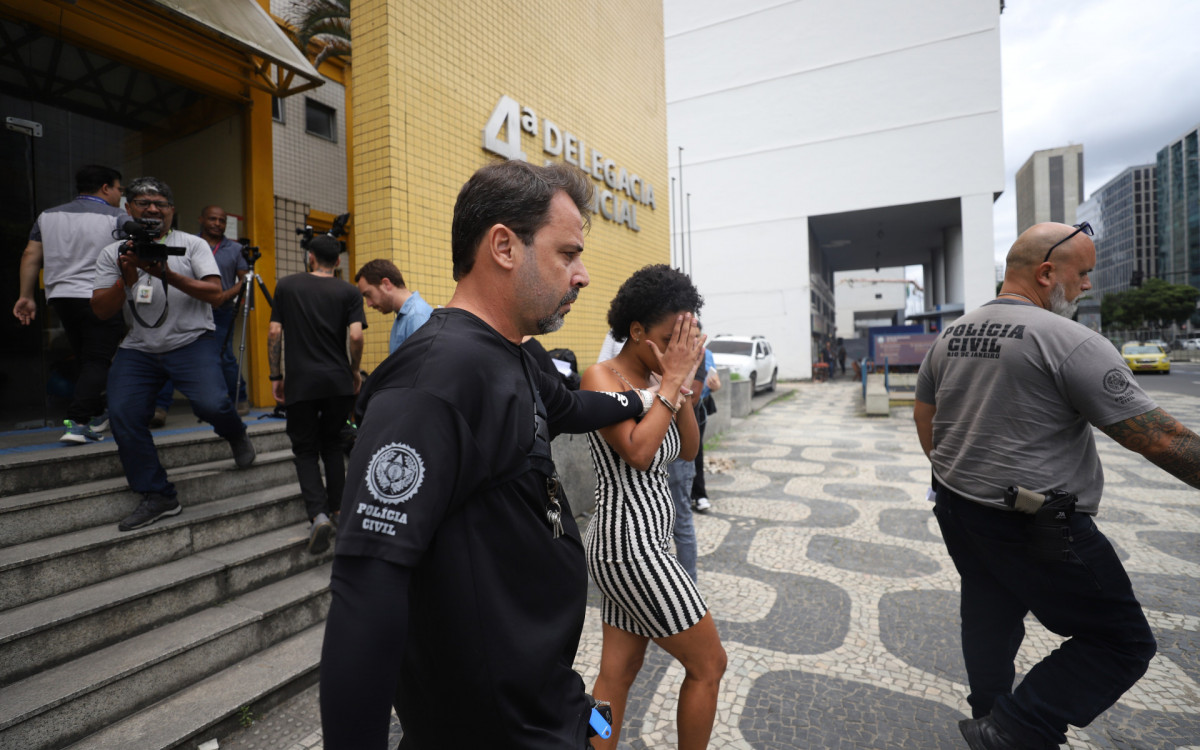 Cauane sai da 4 dp e vai em direção ao IML vai corpo de delito