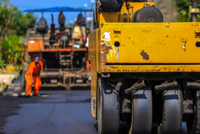 Prefeitura de Belford Roxo continua com asfaltamento no bairro Jardim Gláucia