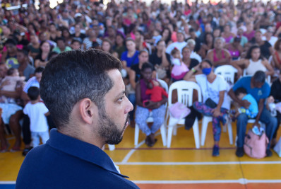 Descoberta de assessora de vereador em programa social municipal gera polêmica